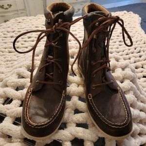 Brown lace up Sperry Boots